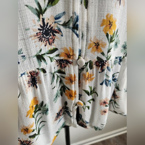 LUCKY BRAND FLORAL V-NECK PEPLUM BLOUSE - Picture 6 of 10